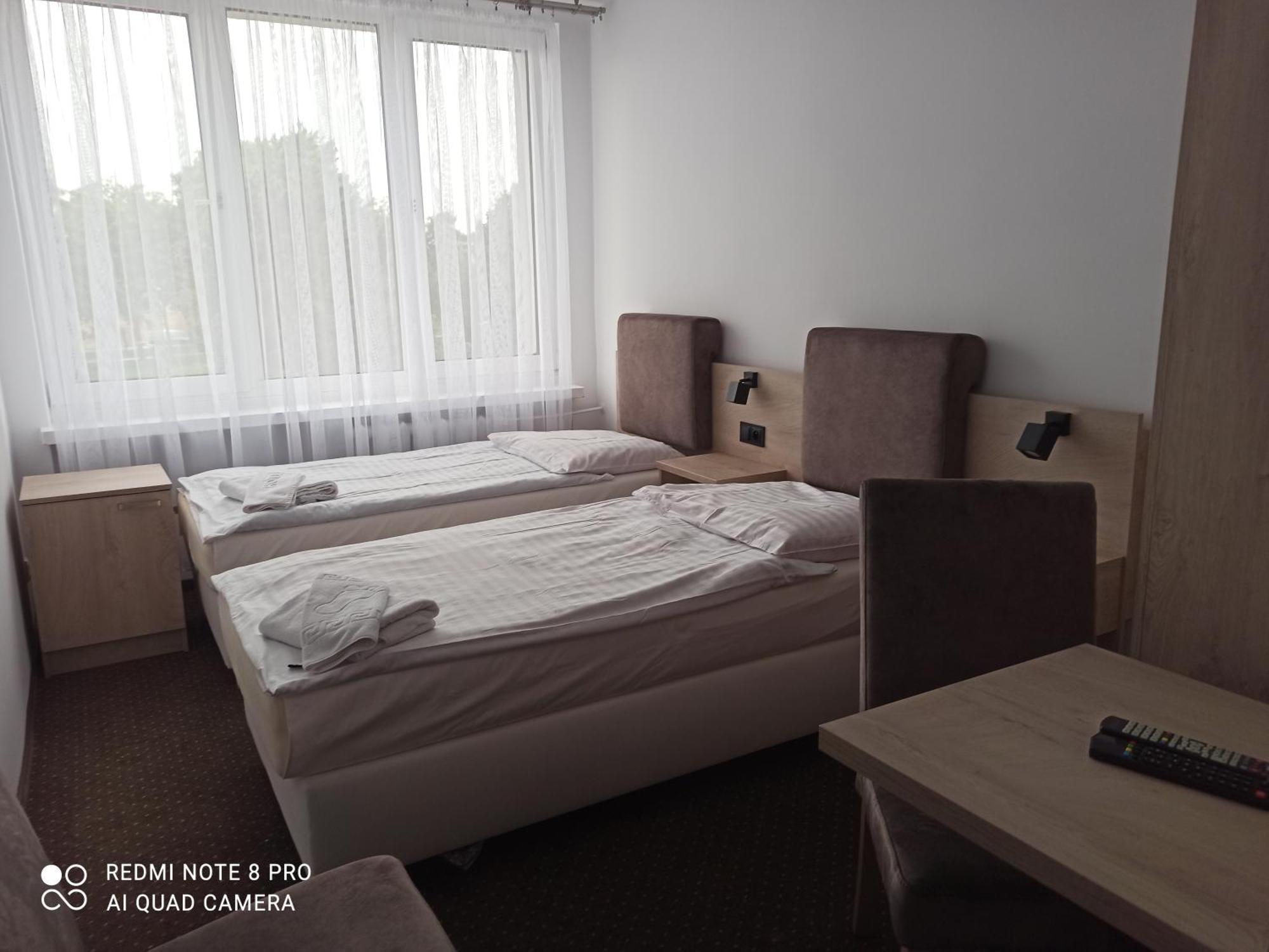 Hotel Odr Sulechów エクステリア 写真