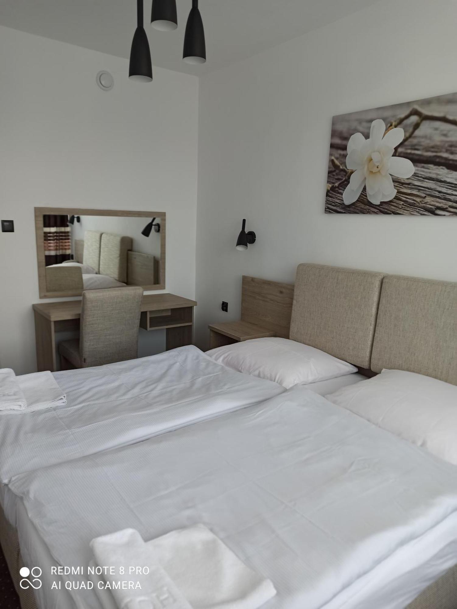 Hotel Odr Sulechów エクステリア 写真