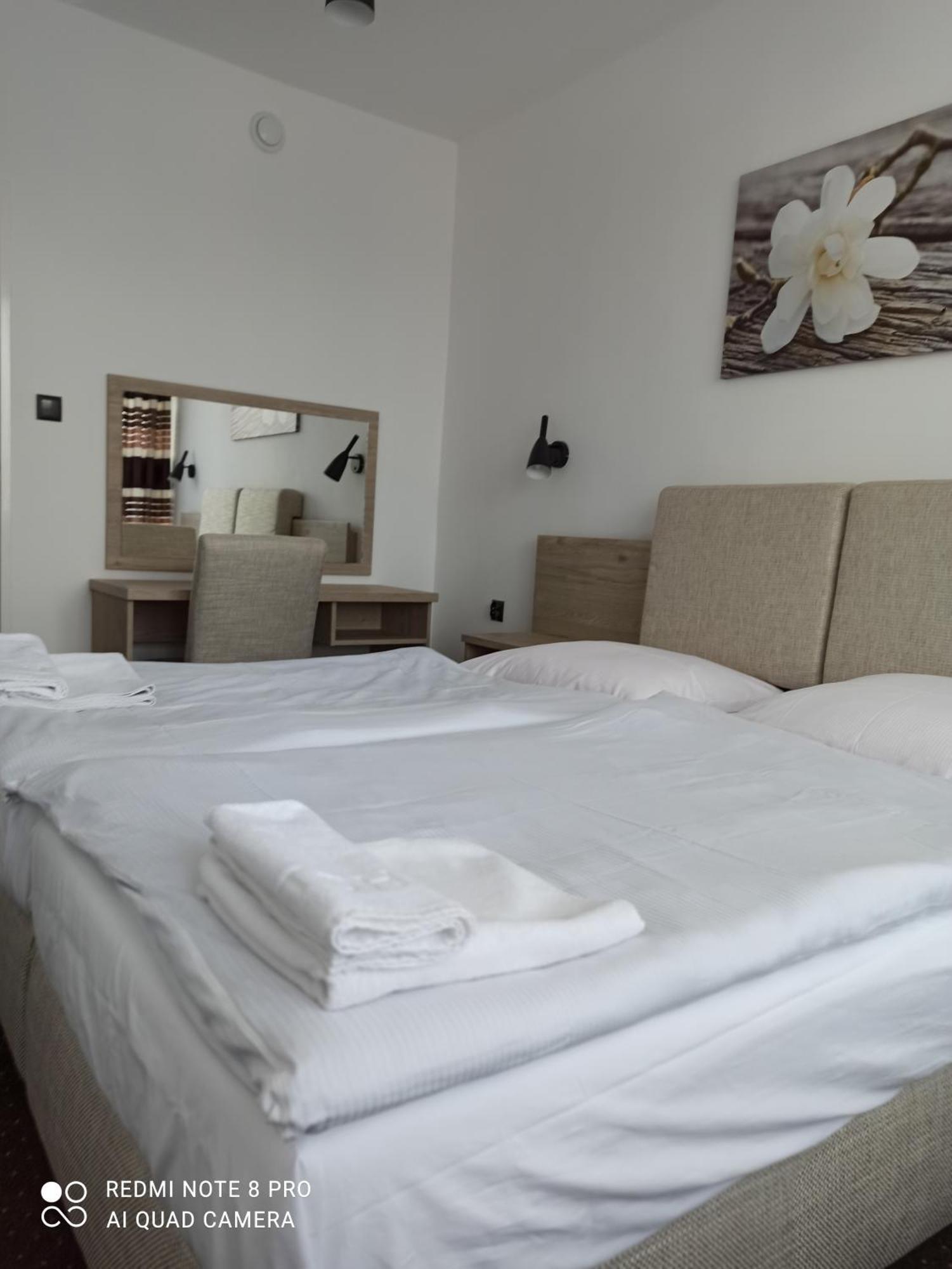 Hotel Odr Sulechów エクステリア 写真