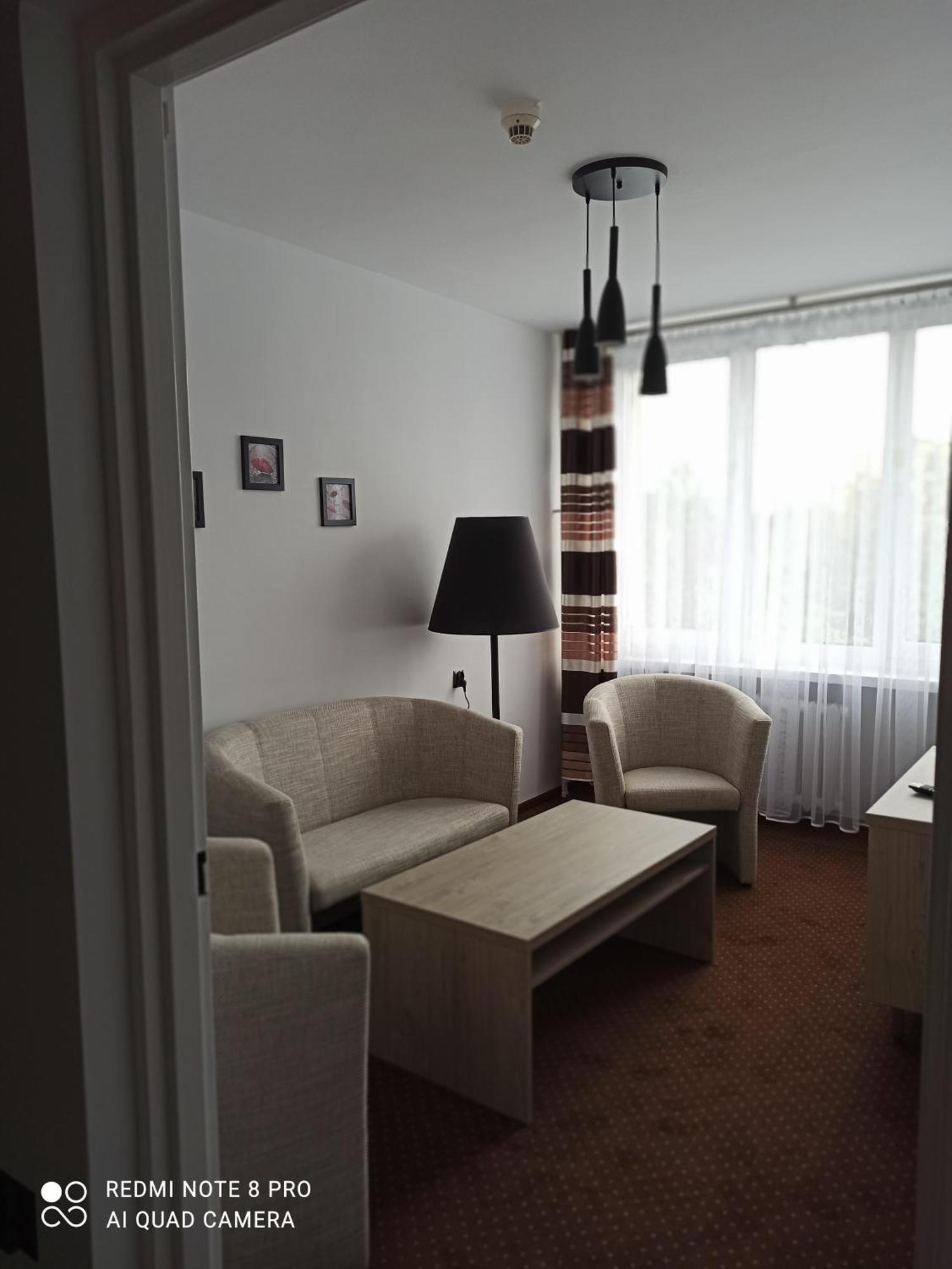 Hotel Odr Sulechów エクステリア 写真