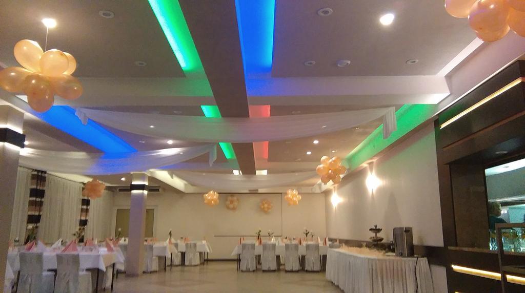 Hotel Odr Sulechów エクステリア 写真