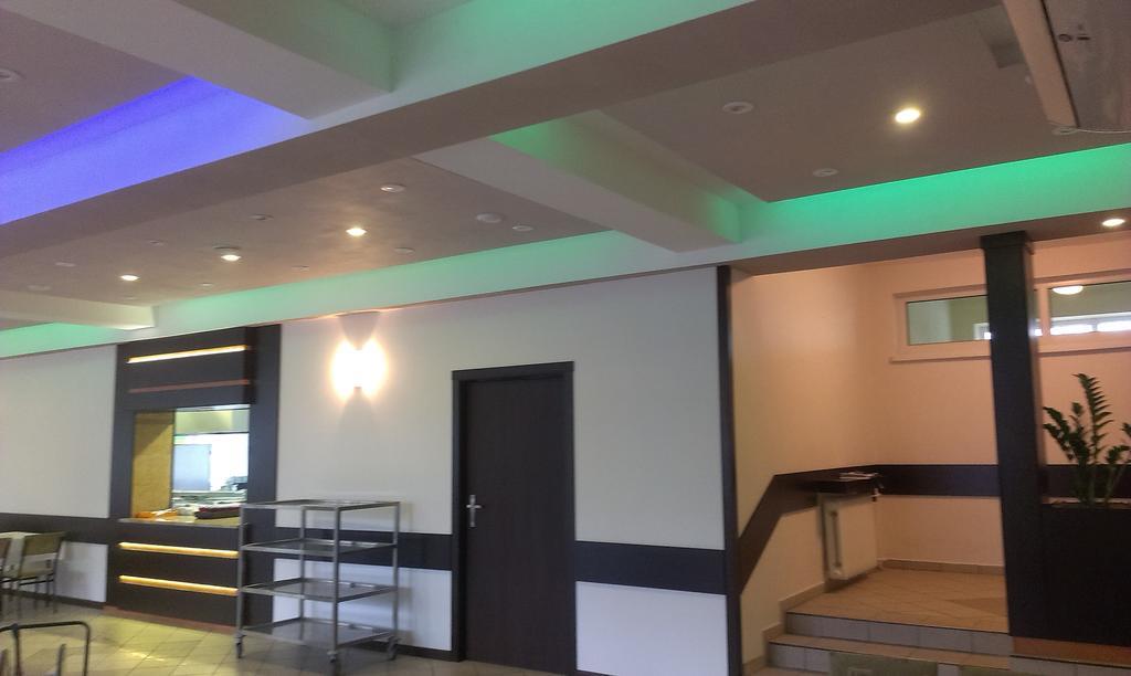 Hotel Odr Sulechów エクステリア 写真