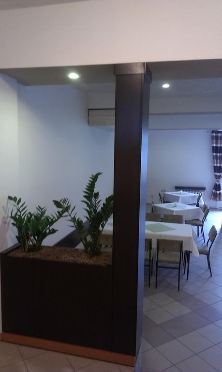 Hotel Odr Sulechów エクステリア 写真