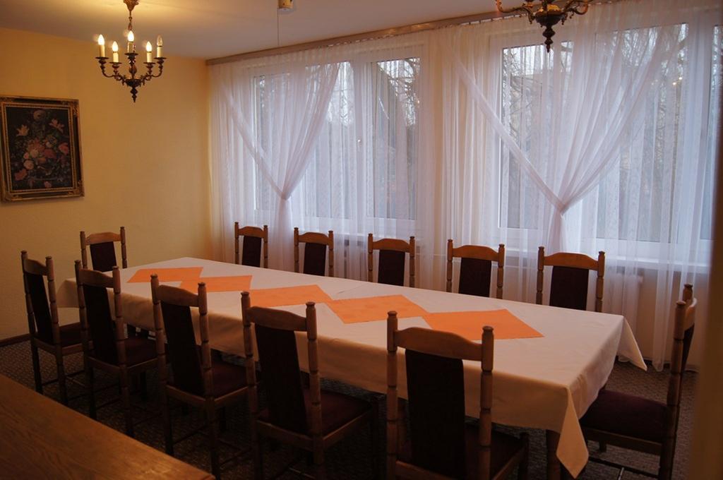 Hotel Odr Sulechów エクステリア 写真