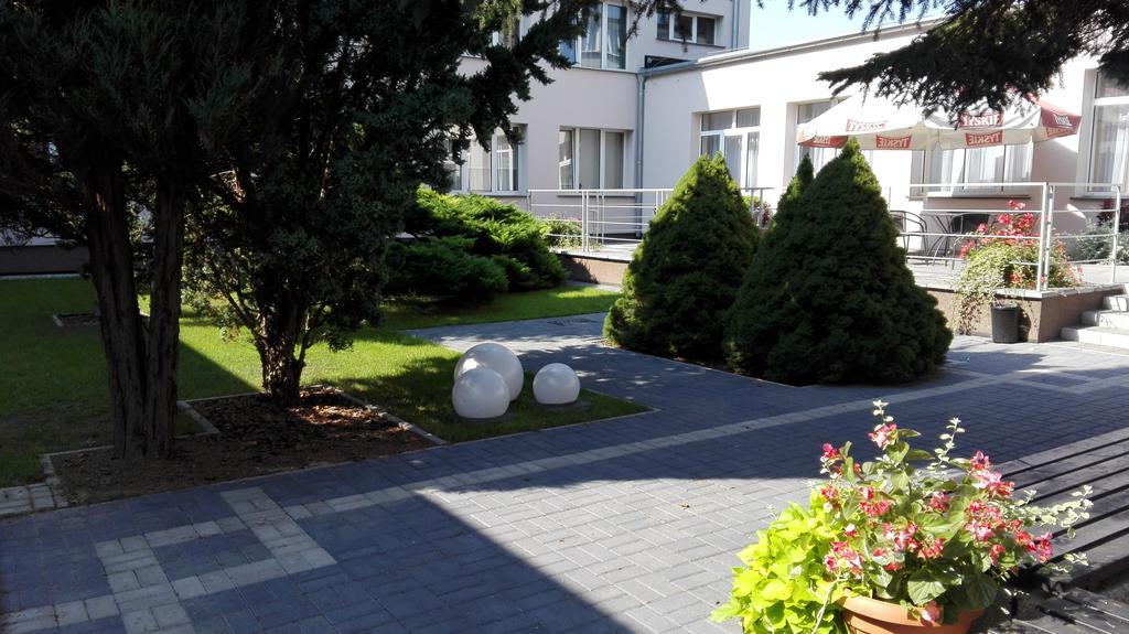 Hotel Odr Sulechów エクステリア 写真