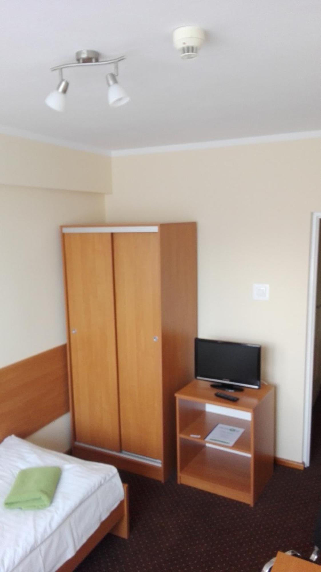Hotel Odr Sulechów エクステリア 写真